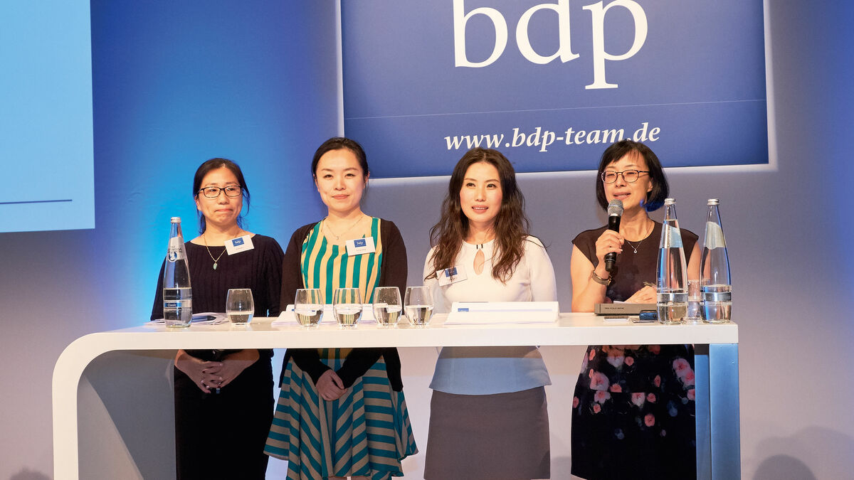 Jessica Li - Office Manager bdp Shanghai, Hong Lang - Business Development Manager bdp Frankfurt, Fang Fang - Leiterin bdp China Desk & Jennifer Lv - Teamleader bdp Tianjin (v.l.n.r.) bdp China