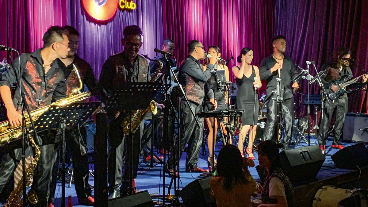 Besuch eines beliebten Jazz Clubs Besuch eines beliebten Jazz Clubs