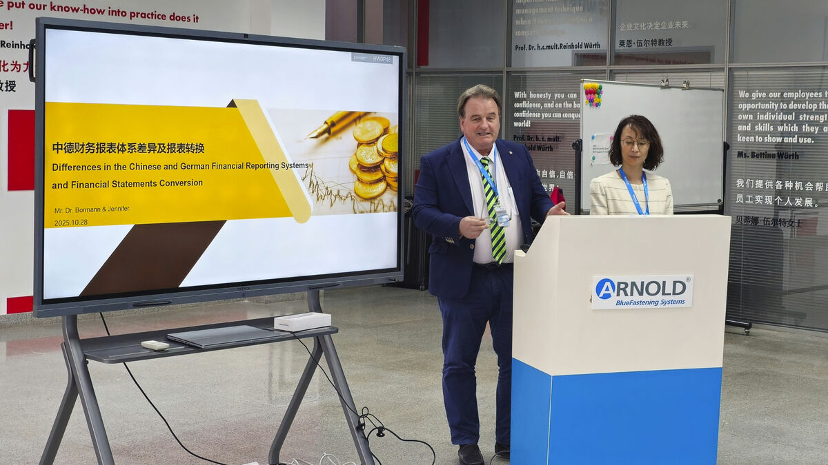 Dr. Michael Bormann und Jennifer Lv Dr. Michael Bormann und Jennifer Lv