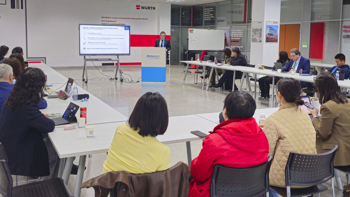 Dr. Patrick Bedué Dr. Patrick Bedué